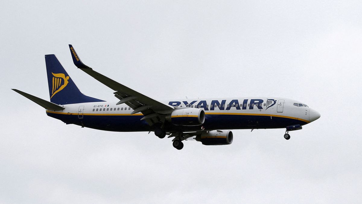 Una amenaza de bomba en un vuelo de Ryanair obliga a cerrar el aeropuerto de Ibiza