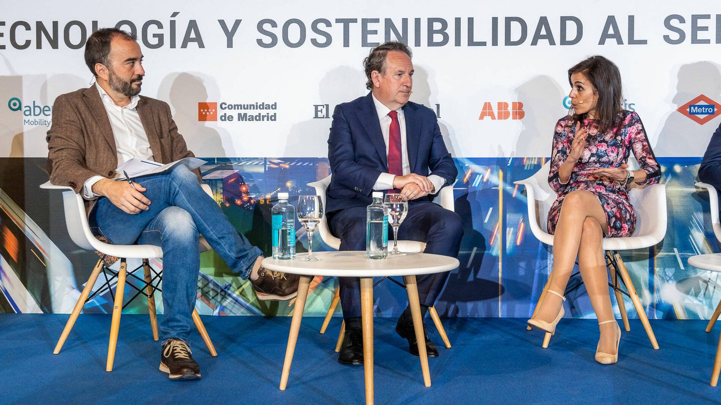 Carlos Hernanz (El Confidencial), Miguel Ruiz (ATUC) y Silvia Roldán (Metro Madrid).