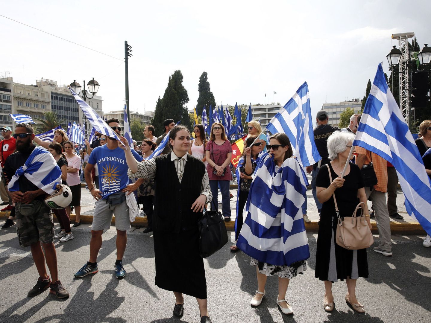 Protesta en Atenas ante el Parlamento contra el acuerdo con Macedonia. (EFE)