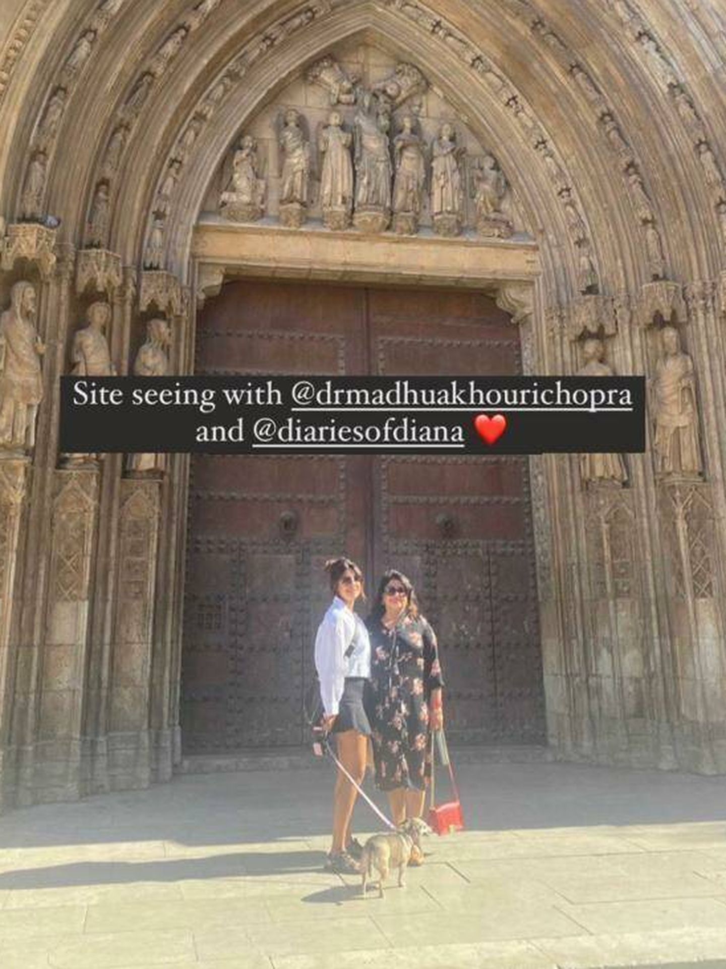 Priyanka y su madre, de turismo por Valencia. (Redes)