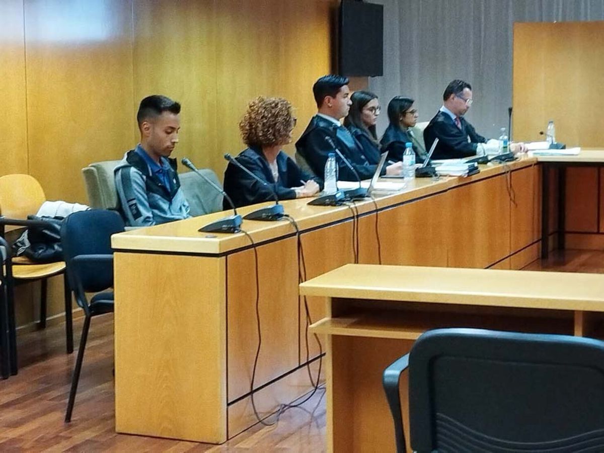 Foto: Sesión del juicio del asesino de Grindr. (EE)