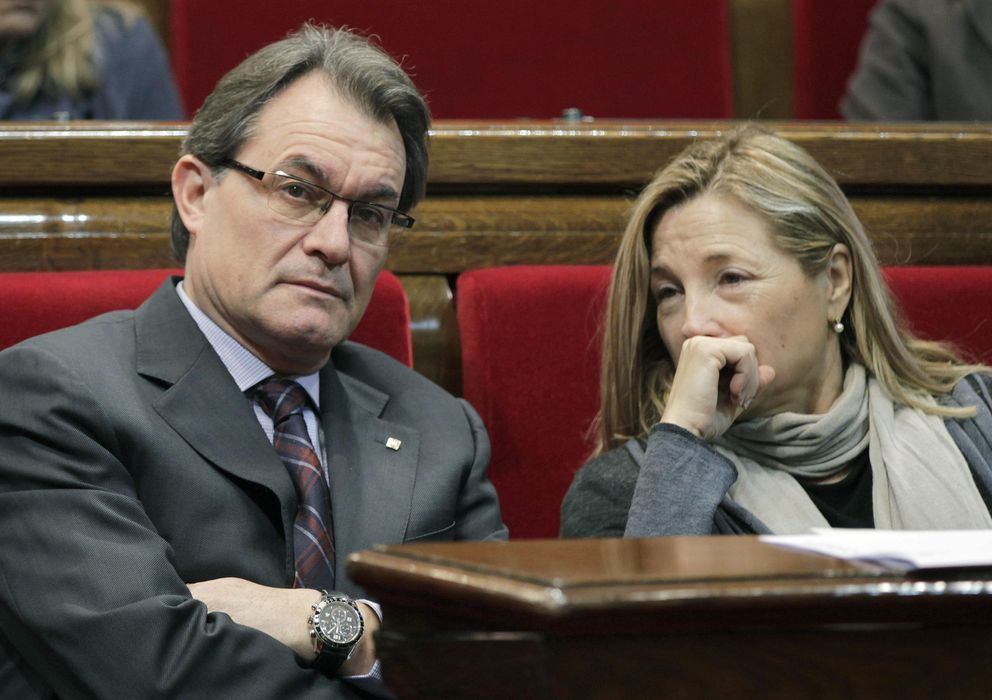 Foto: Artur Mas y Joana Ortega, en el Parlament. (Efe)