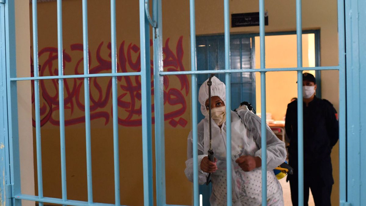 La pobreza y el hambre derriban la valla del confinamiento en Marruecos
