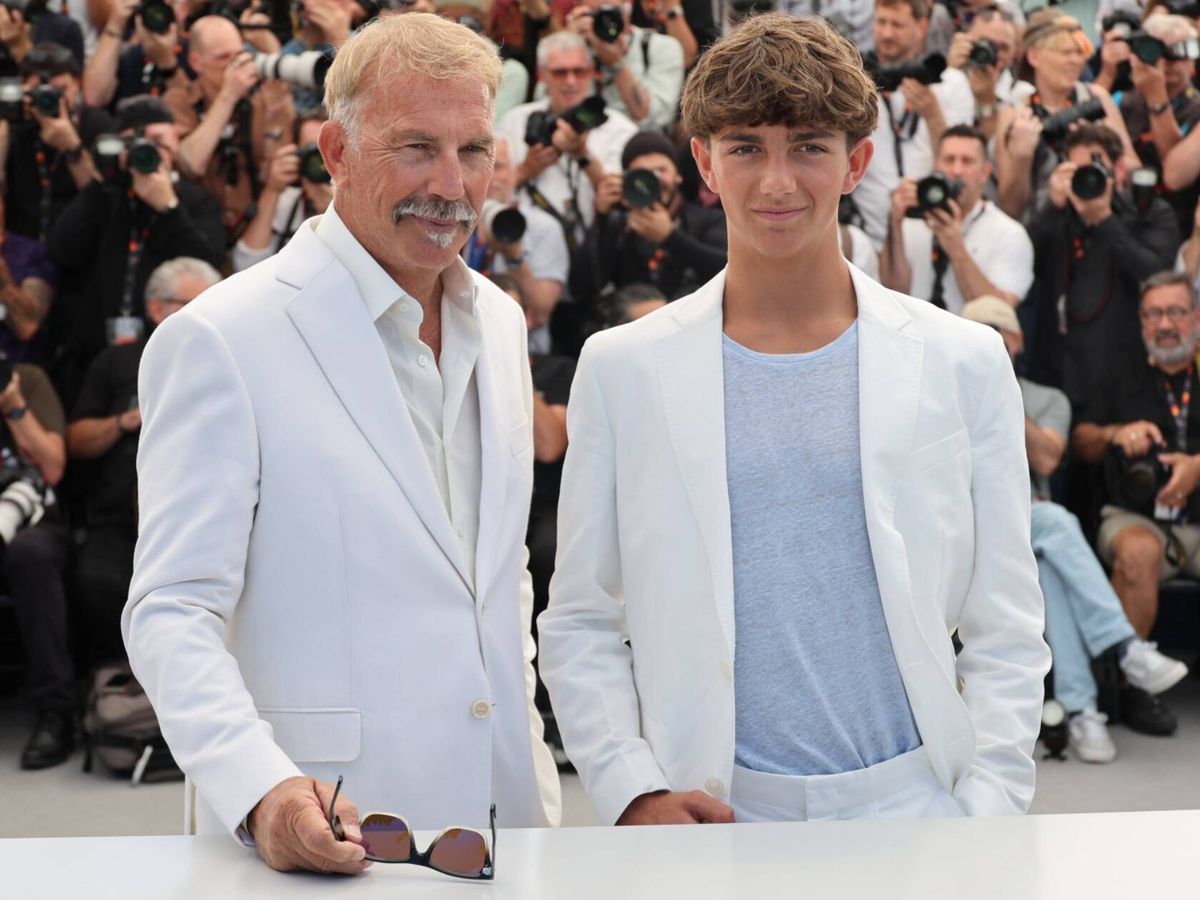 Foto: Kevin Costner junto a su hijo, Hayes, en el Festival de Cannes. (Gtres)