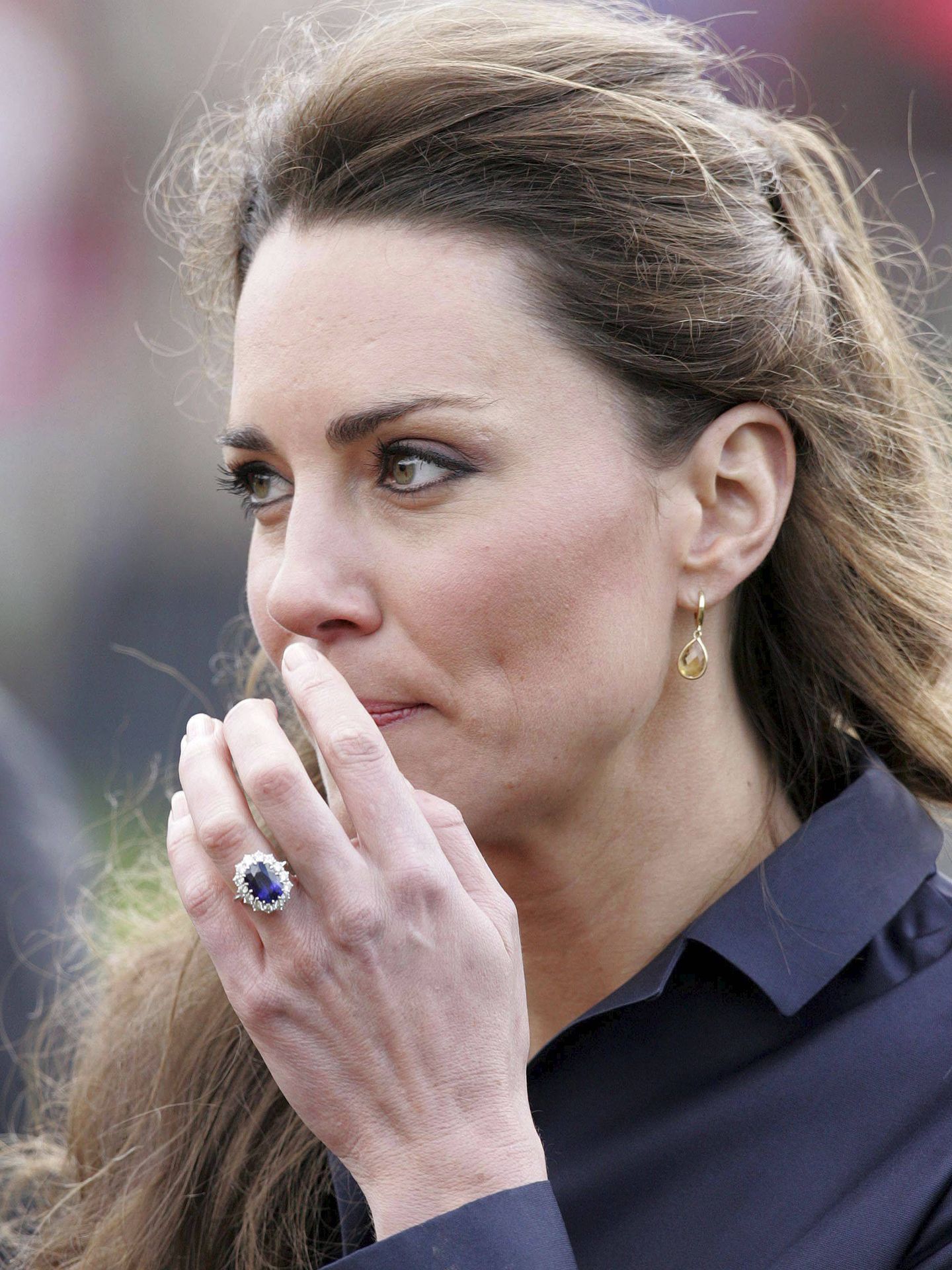 Kate Middleton, con su anillo de compromiso. (EFE)