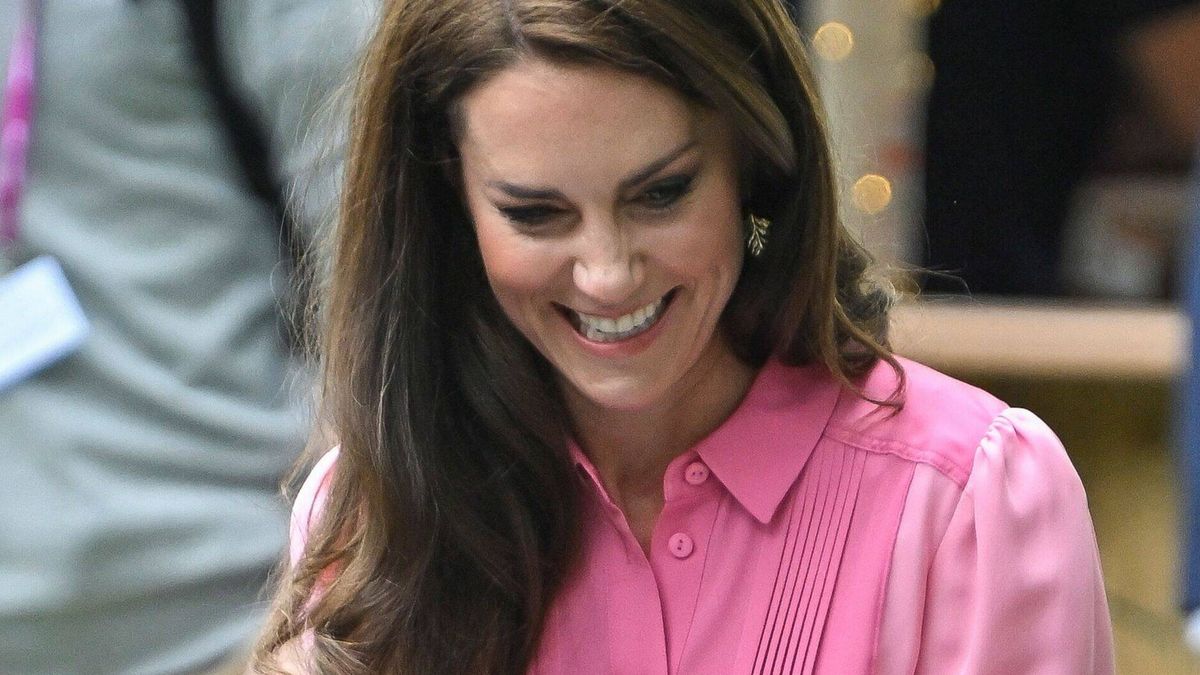 Kate Middleton, con el vestido rosa que 'comparte' con su madre y alpargatas españolas