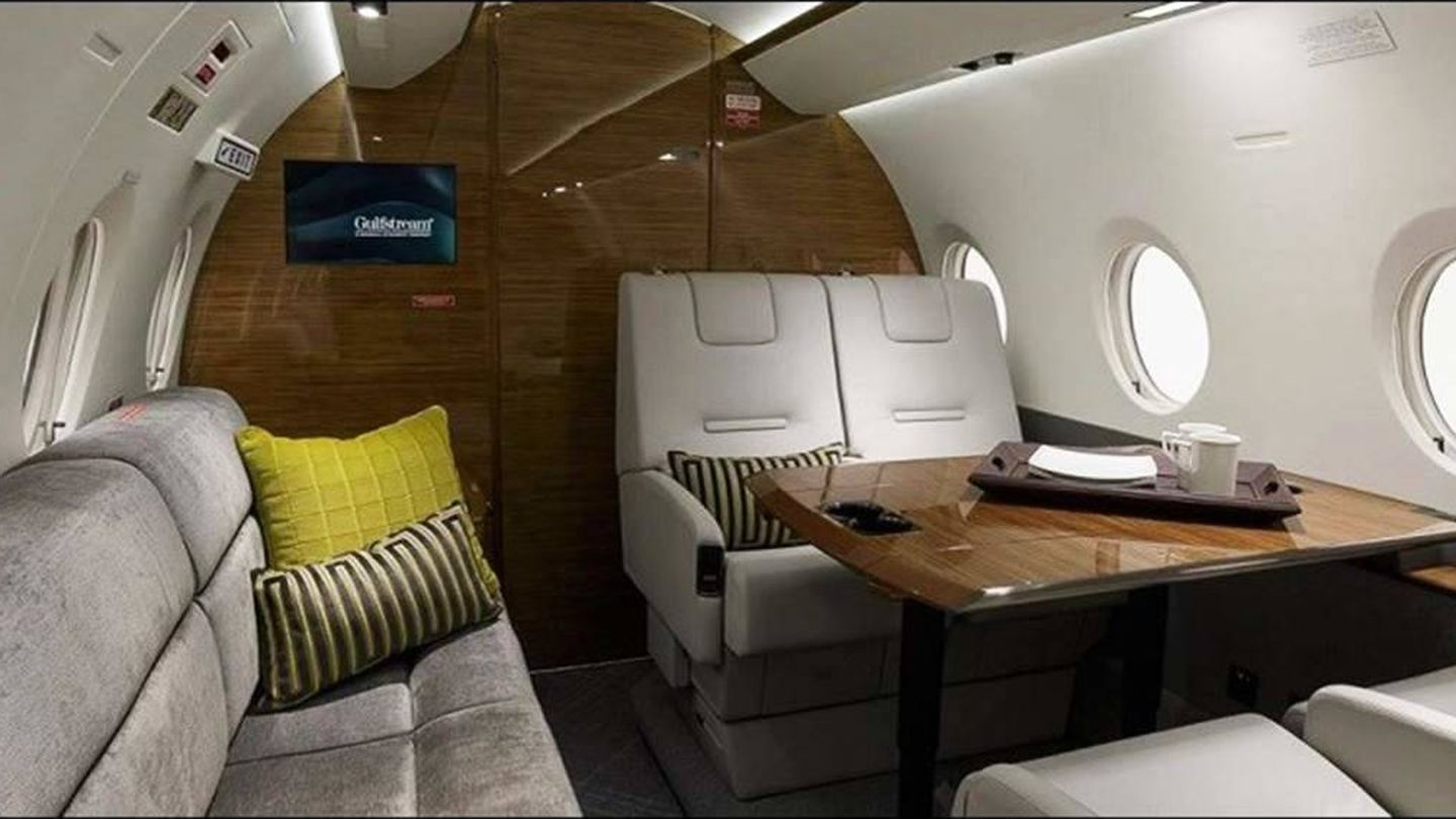 Interior del jet privado de Ronaldo.