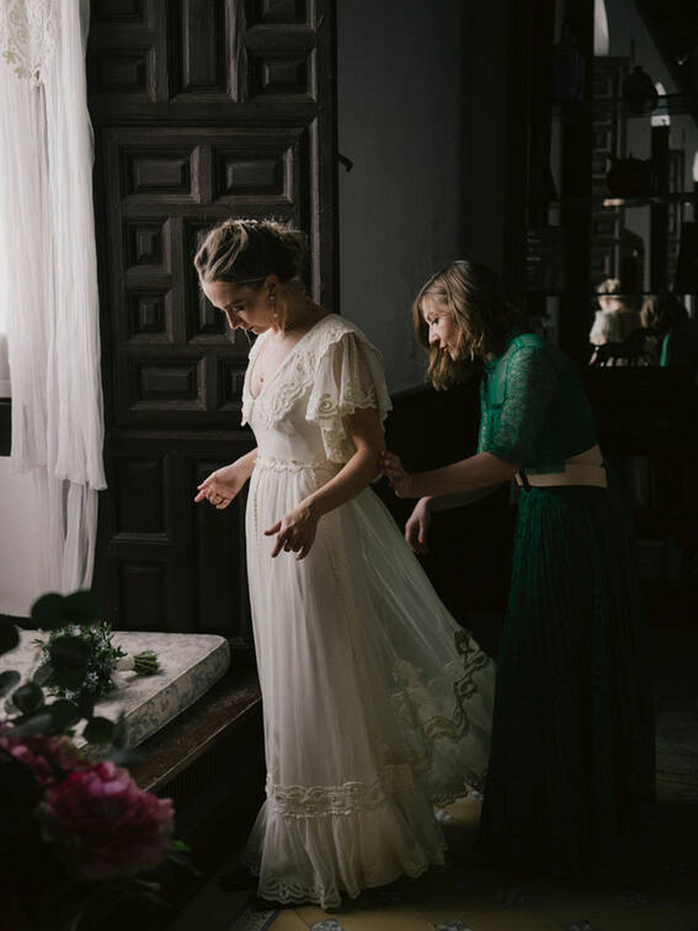 Paula Matthei, la diseñadora de vestidos de novia, el día de su boda. (Días de vino y rosas)
