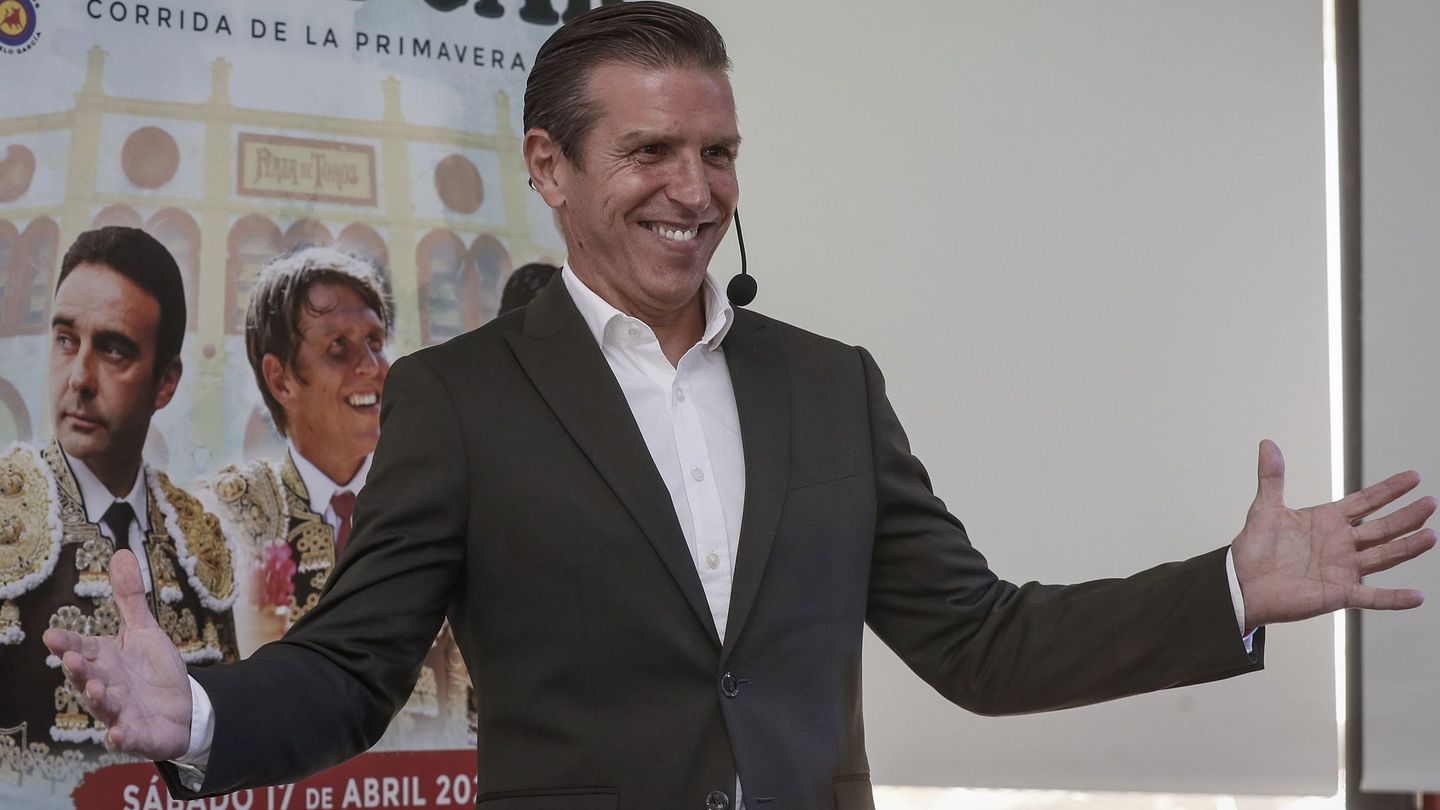 Manuel Díaz, el Cordobés en el anuncio de su vuelta a los ruedos. (EFE)