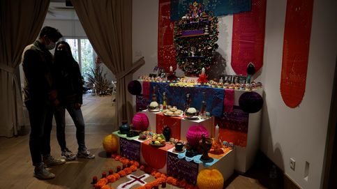  Altar de Muertos en la Casa de México y nueva ola de coronavirus en Pekín: el día en fotos