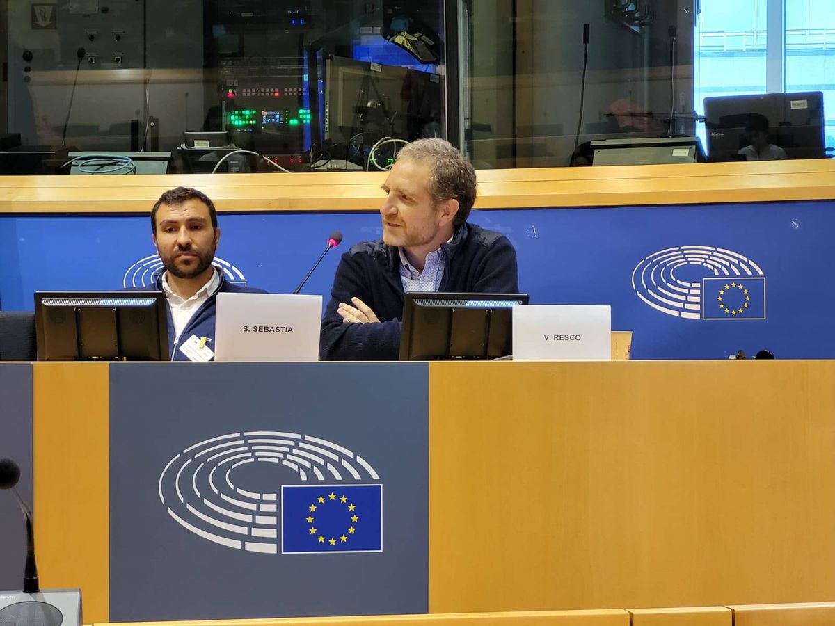 Foto: Víctor Resco, en el Parlamento Europeo. (Cuenta @rescodedios en X)