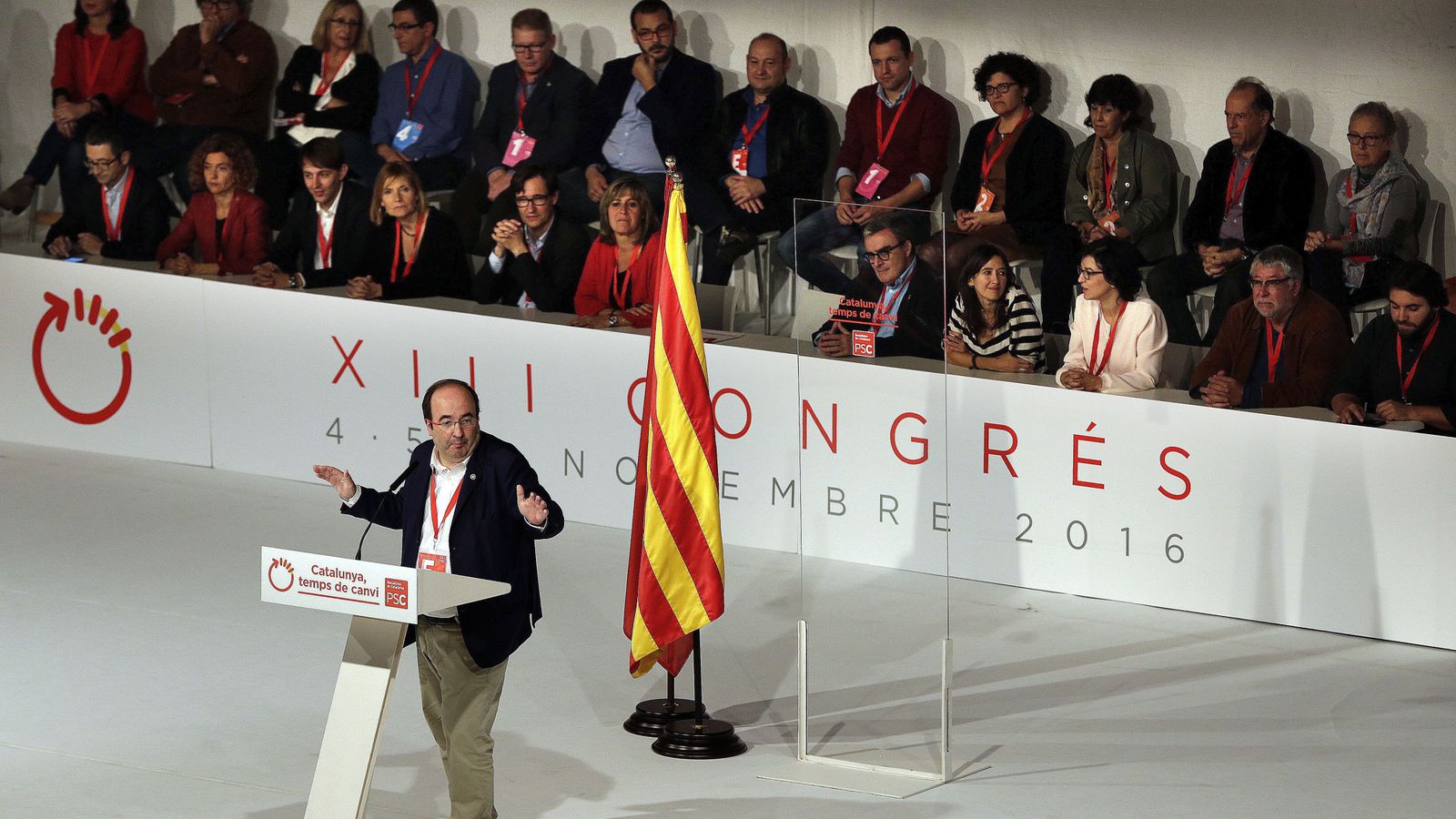 Foto: El primer secretario del PSC, Miquel Iceta, durante su última intervención en la clausura del XIII Congreso del partido. (EFE)