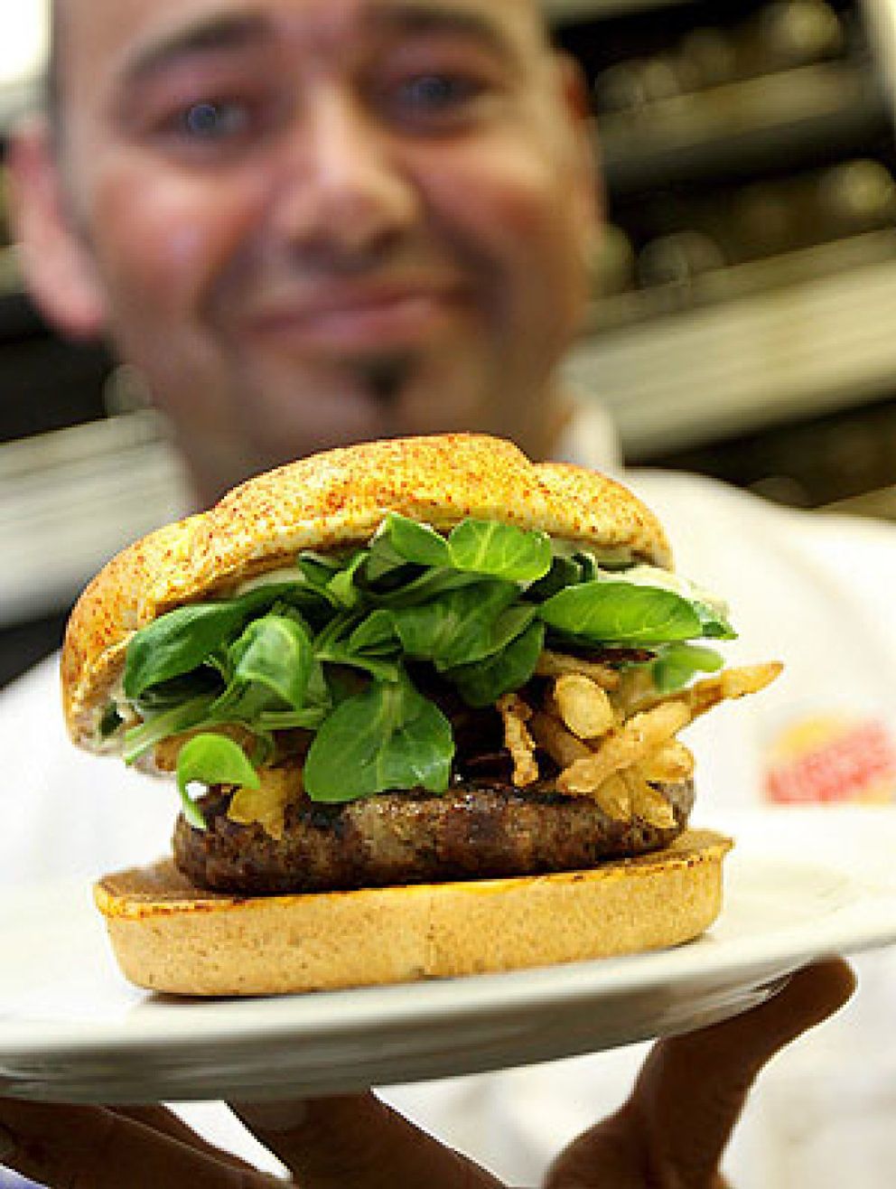 Foto: Cómo nos afecta la crisis: más ‘burger’ y menos caviar
