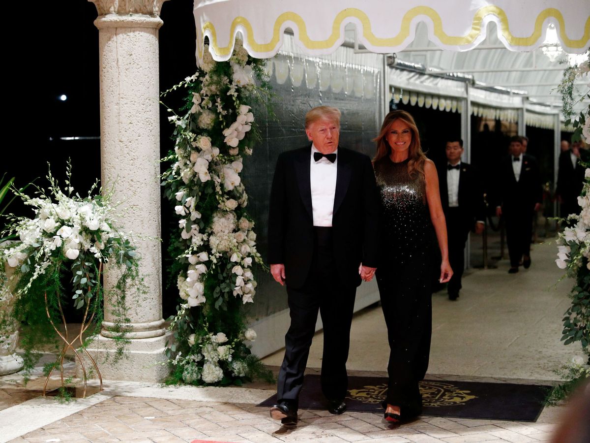 Foto: Donald y Melania Trump celebraron las navidades el año pasado en Mar-a-Lago. (Reuters)