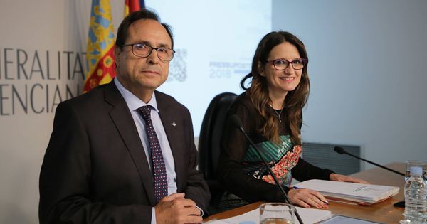 Foto: Vicent Soler y Mónica Oltra, en la rueda de prensa de presentación de presupuestos de 2018. (GVA)
