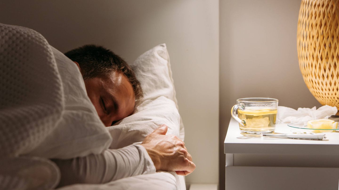 Las infusiones naturales te pueden ayudar a dormir mejor y descansar (iStock)