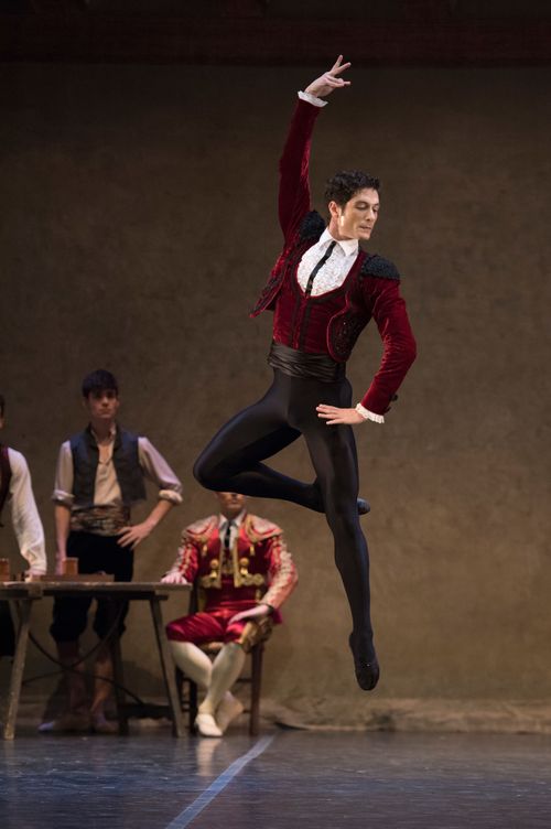 'Don Quijote' devuelve el ballet clásico a la CND (Jesús Vallinas)