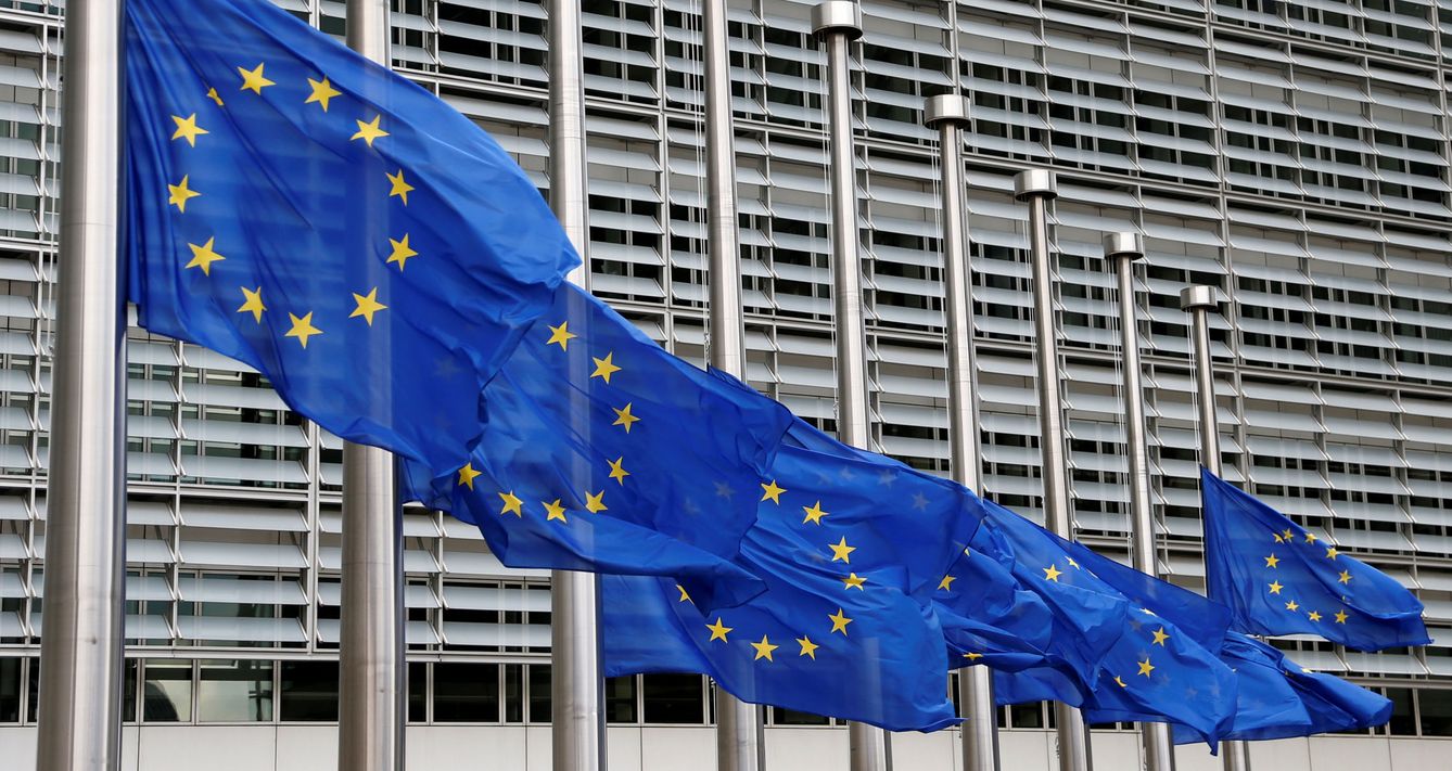 Banderas de la UE. (Reuters)