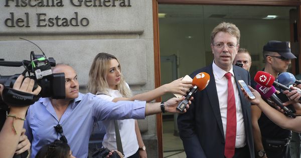 Foto: El diputado y alcalde Tortosa, Ferrán Bel, declara en la Fiscalía. (EFE)