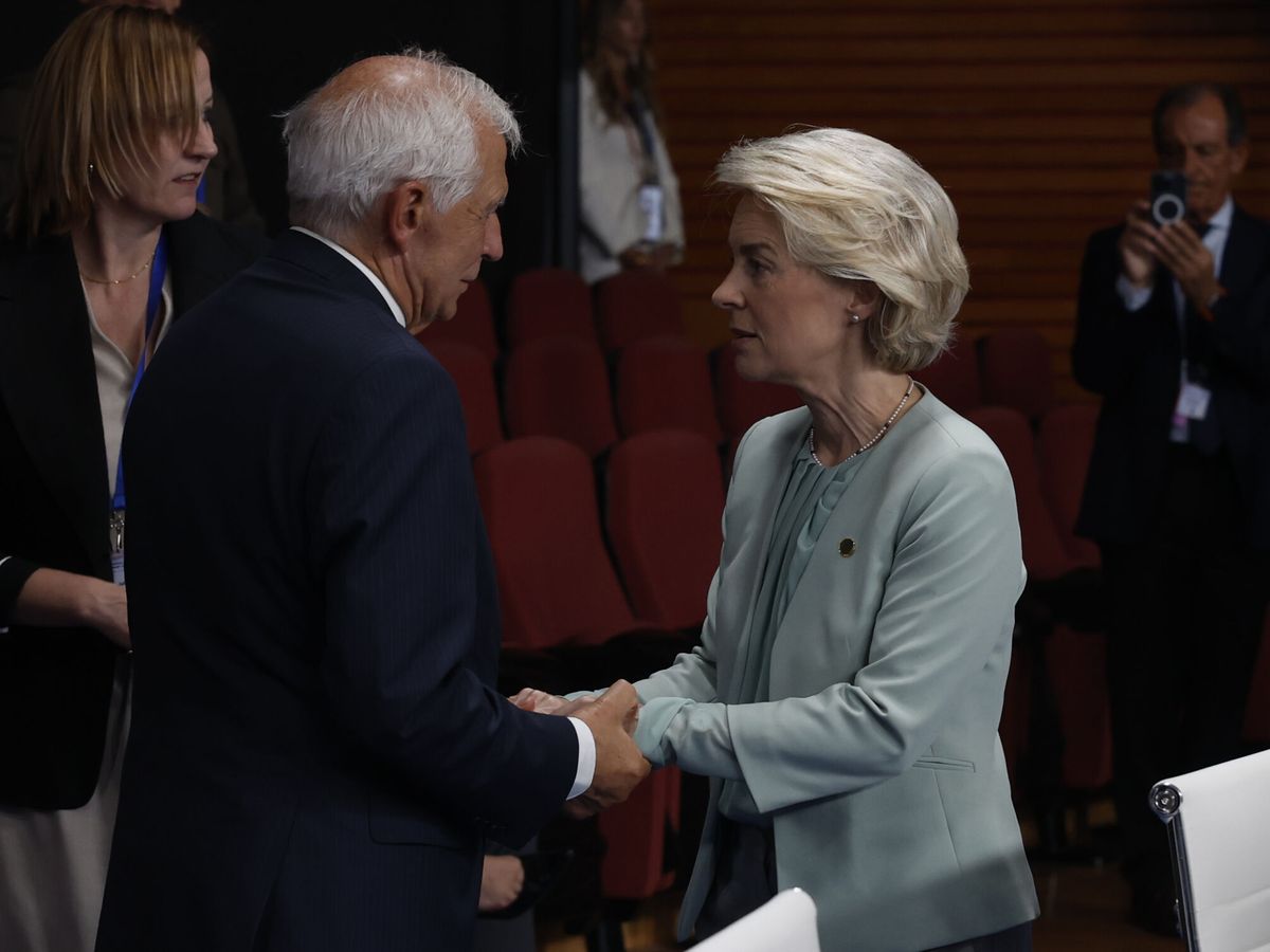 Foto: La presidenta de la Comisión Europea, Ursula Von Der Leyen, y el Alto Representante de la Unión para Asuntos Exteriores, Josep Borrell. (EFE/J.J. Guillén)