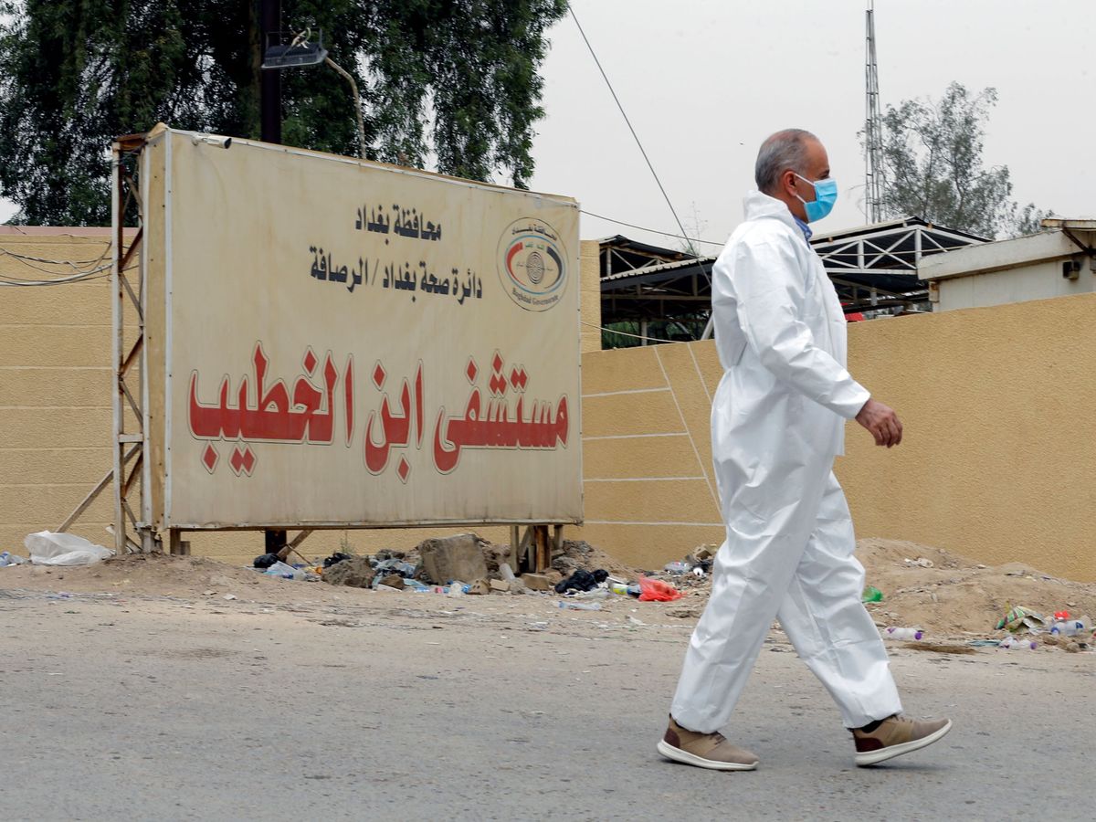 Foto: Entrada del hospital Al Jatib de Bagdad, donde se declaró un incendio en abril. (Reuters)