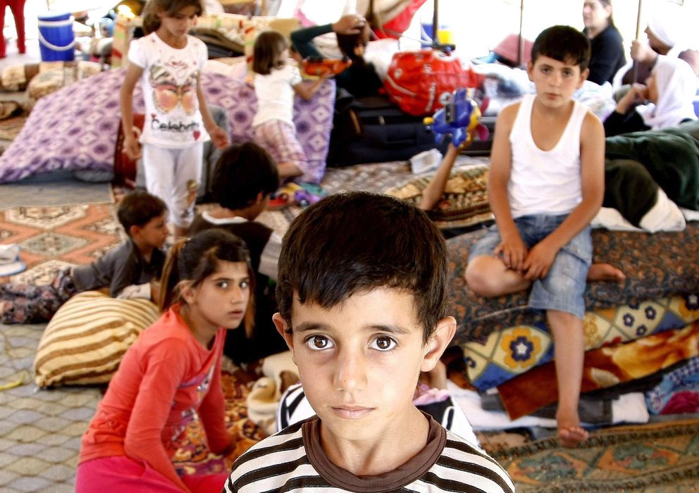 Foto: Niños yazidíes refugiados en Silopi, Turquía, a 14 km de la frontera con Irak. (EFE)