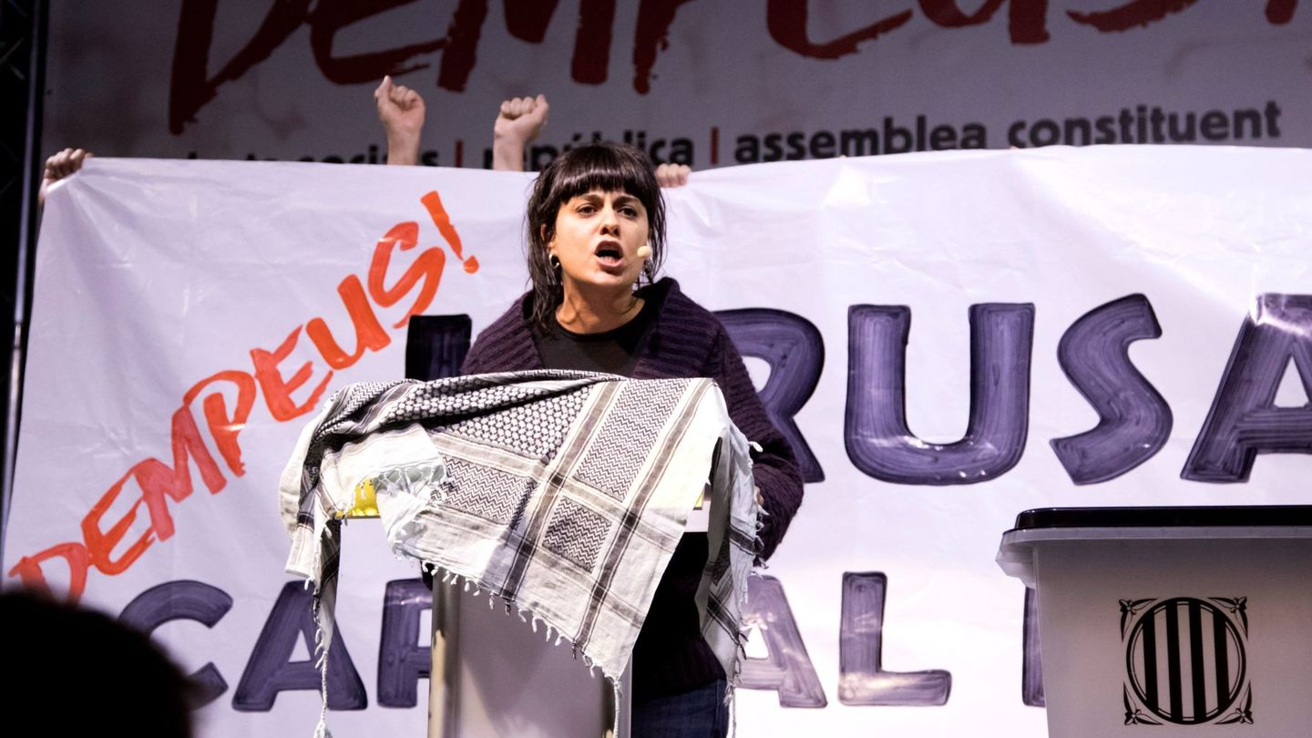  Anna Gabriel durante el acto central de la campaña electoral de la CUP. (EFE)