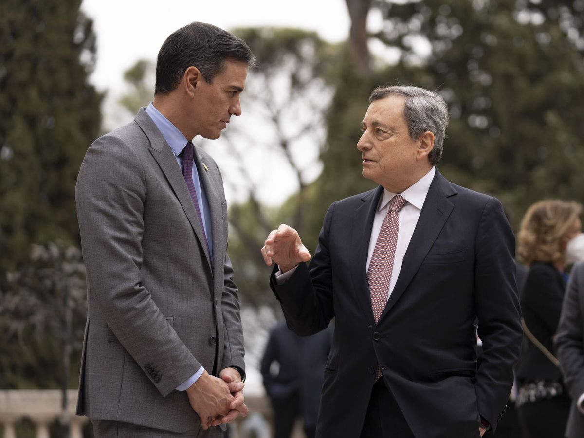 Foto: El presidente del Gobierno, Pedro Sánchez, y el primer ministro italiano, Mario Draghi. (EFE/Filippo Attili)