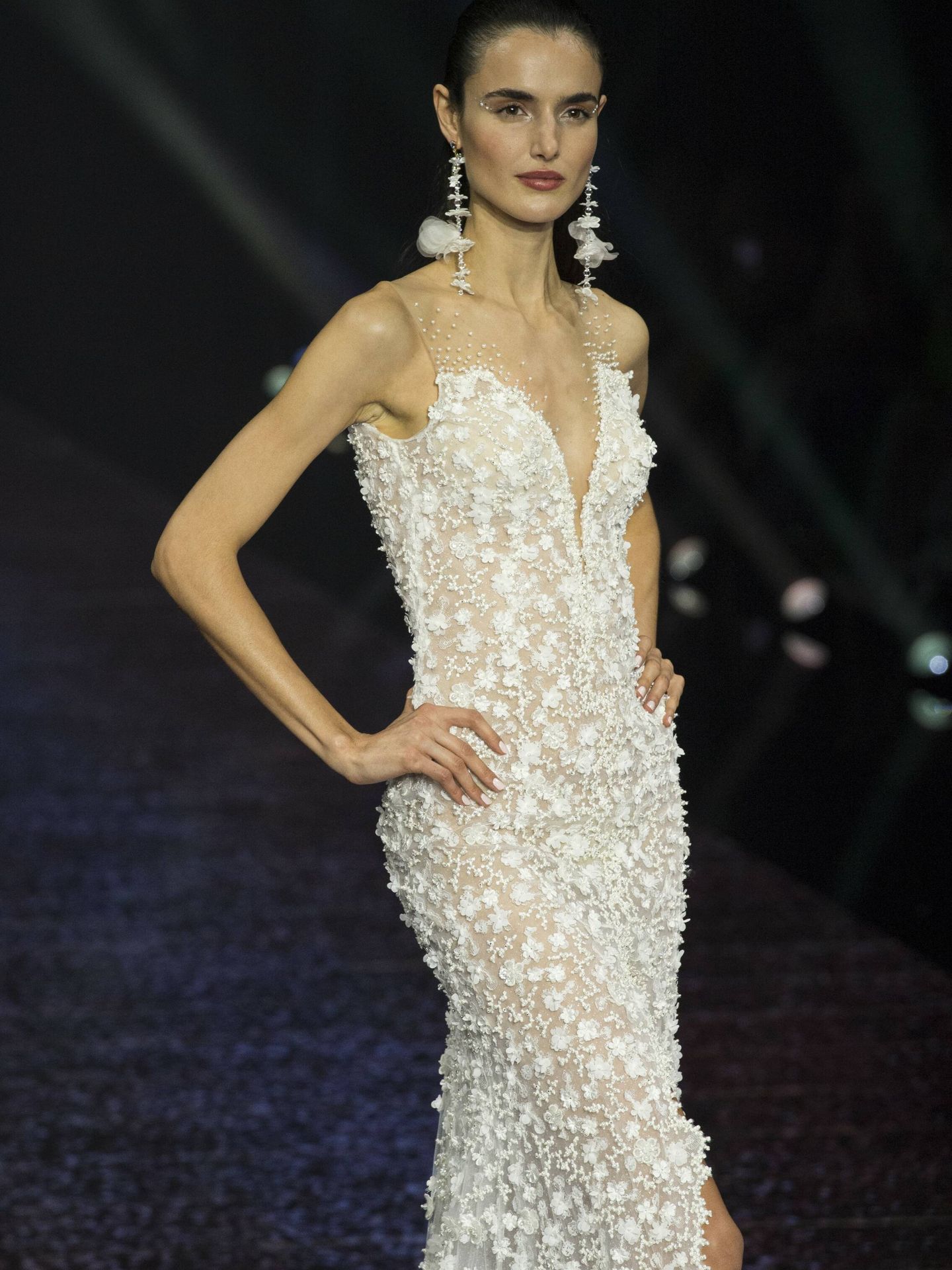La modelo Blanca Padilla desfilando para Pronovias. (Getty Images)