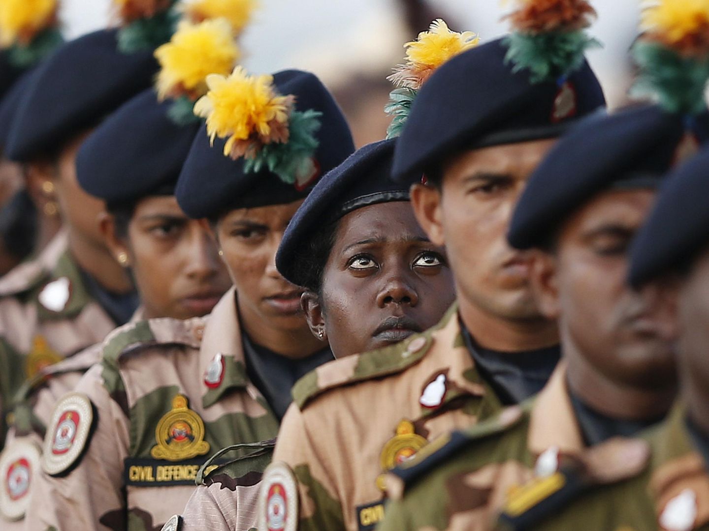Miembros de las Fuerzas de Defensa Civil de Sri Lanka durante un desfile conmemorando el final de la Guerra Civil. (Reuters)