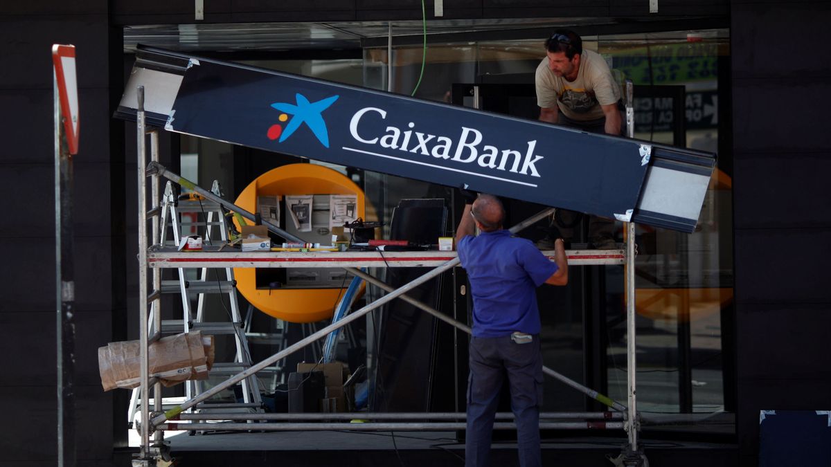 Sabadell y Caixabank, disparadas: los inversores aprovechan la caída para volver