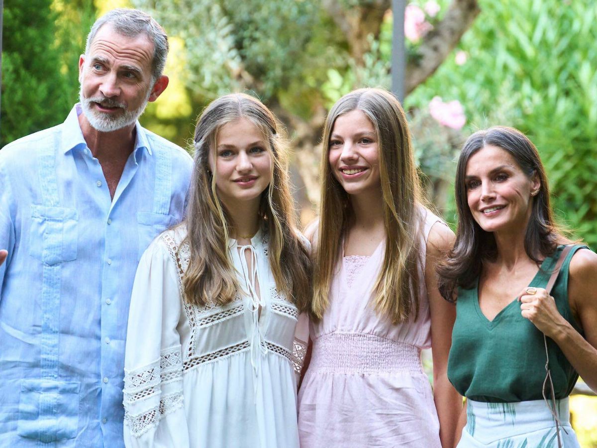 Foto: Los Reyes, con sus hijas en Mallorca el año pasado. (LP)