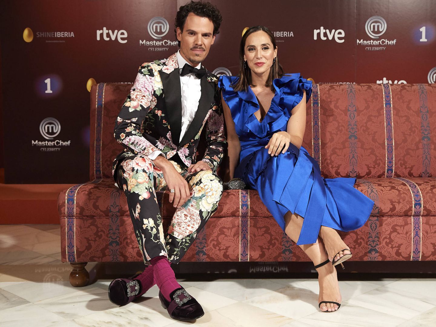 Juan Avellaneda y Tamara Falcó, con su vestido azul, en Vitoria. (Getty)