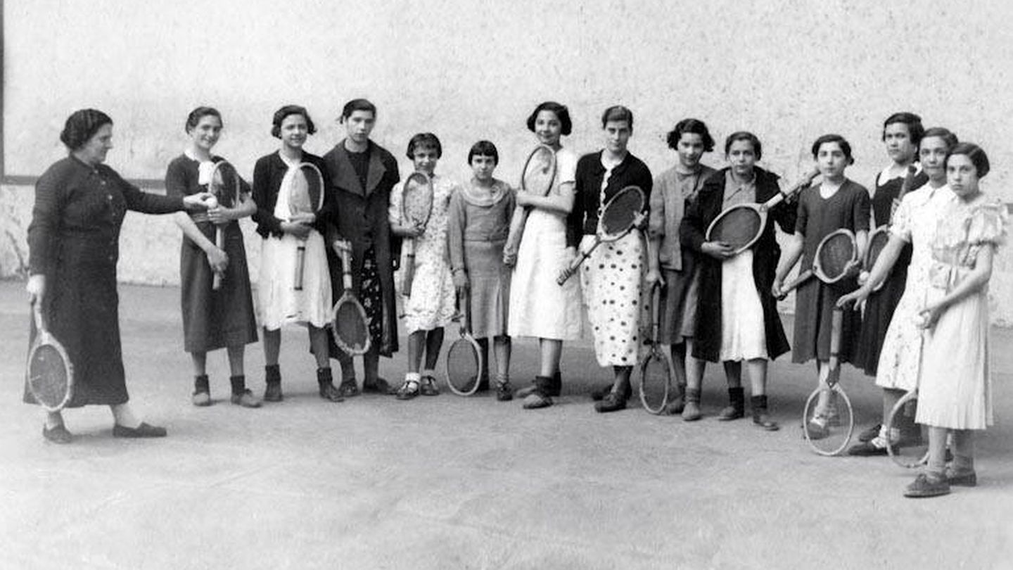 Un grupo de raquetistas en la Escuela de Éibar en 1936. (Cedida)