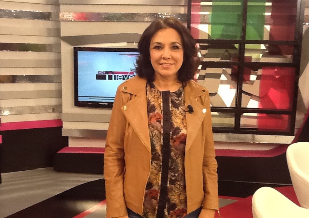 Foto: Isabel Gemio, en el plató de 13TV tras la entrevista con Nieves Herrero