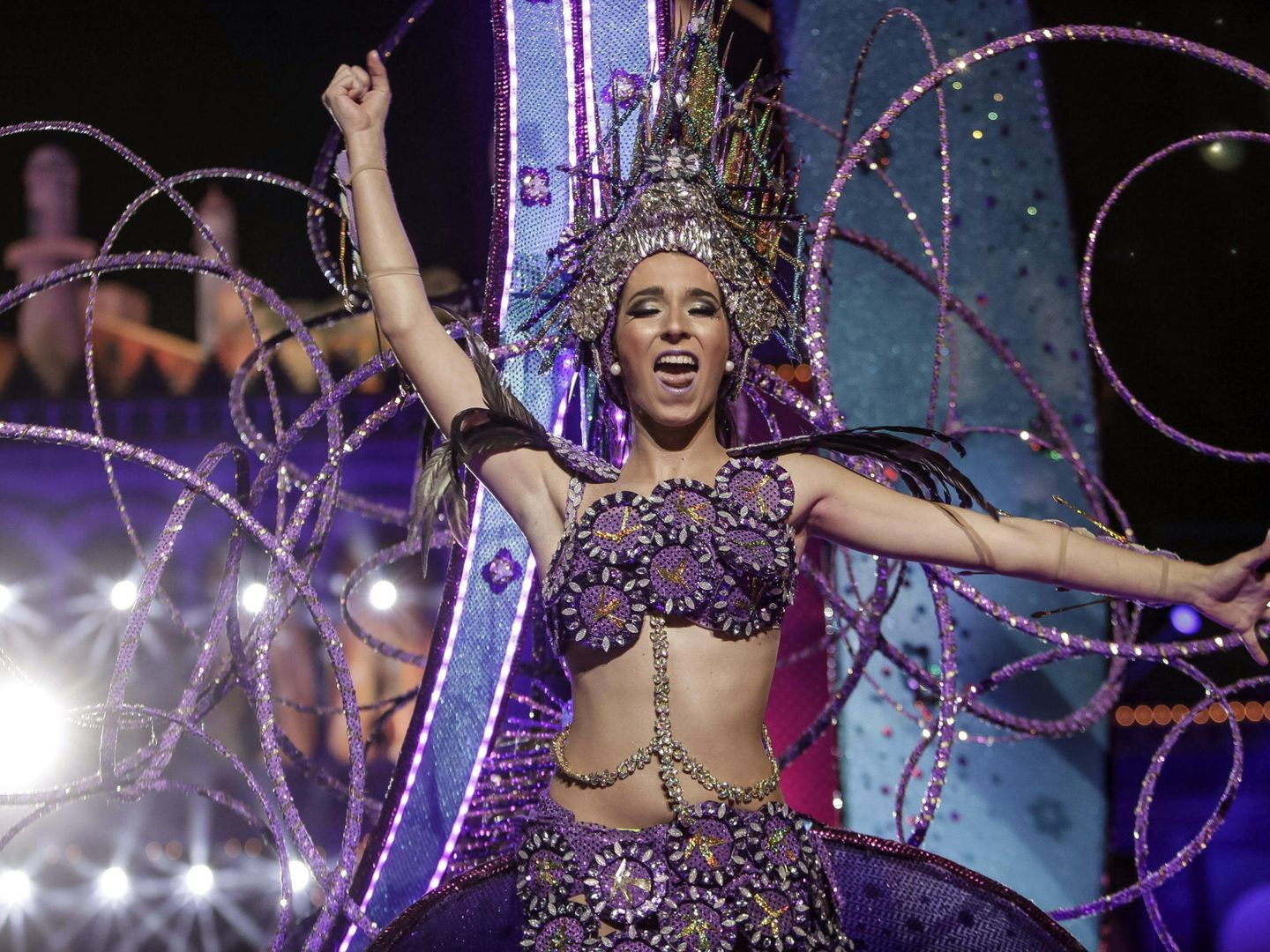Lola Rodríguez, en el carnaval de 2015 con la fantasía 'La vida es bella'. (EFE)
