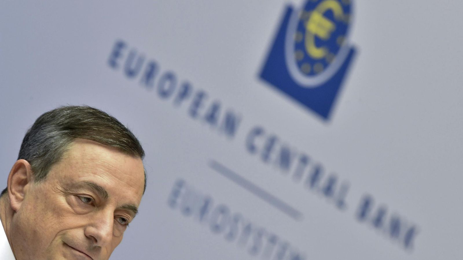 Foto: El presidente del BCE, Mario Draghi, durante la rueda de prensa que ofreció este jueves en Fráncfort (EFE)