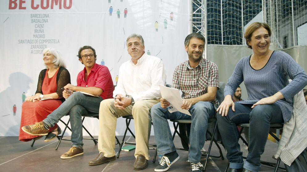 Foto: Alcaldes de las candidaturas municipalistas de confluencia, en un encuentro en Barcelona. (EFE)