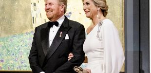 Post de Máxima de Holanda, de cena de gala en Viena: vestido de Stella McCartney, tiara de perlas y un broche máximo