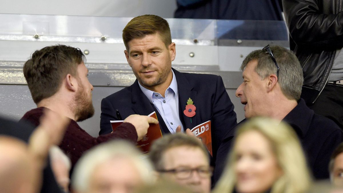 Gerrard ve "rota" la relación de Benítez y sus jugadores y no se fía de Florentino