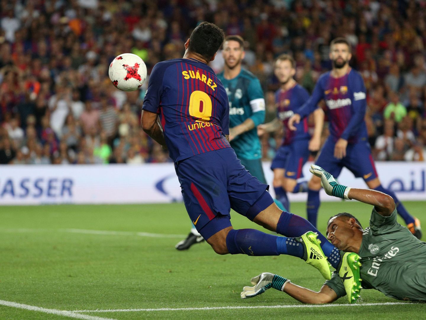 La acción del penalti de Luis Suárez. (Reuters)