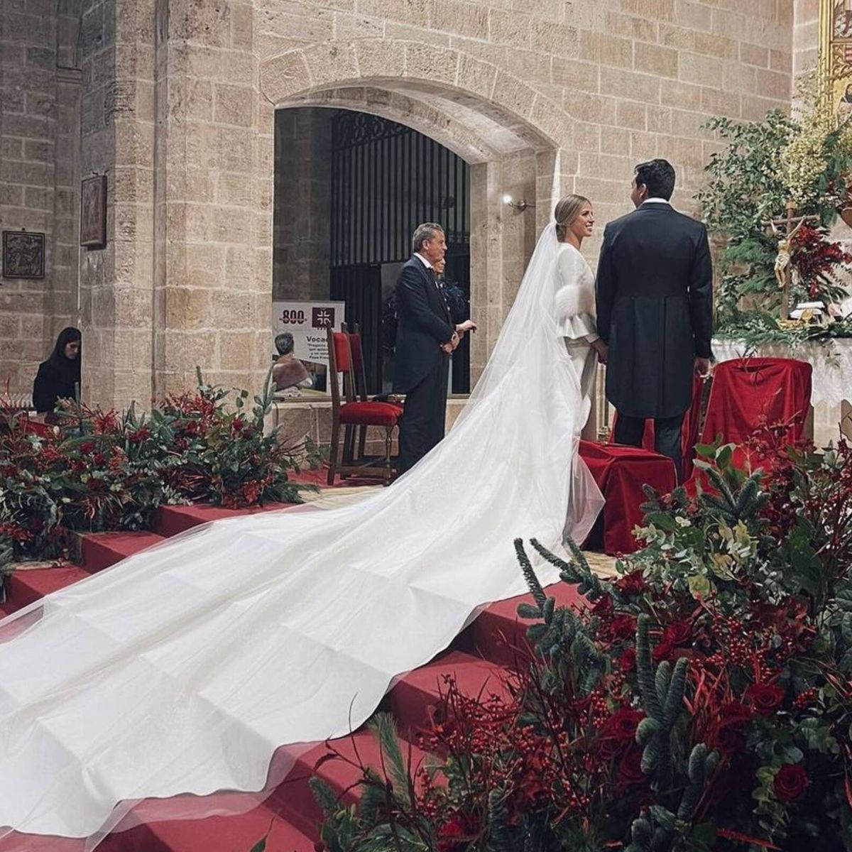 Una boda de Navidad, un vestido de novia original y José Bono y Marta  Lozano como invitados
