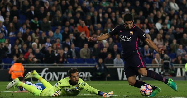 Foto: Con su dos goles al Espanyol, Luis Suárez cerró una racha de cinco partidos sin marcar. (Reuters)