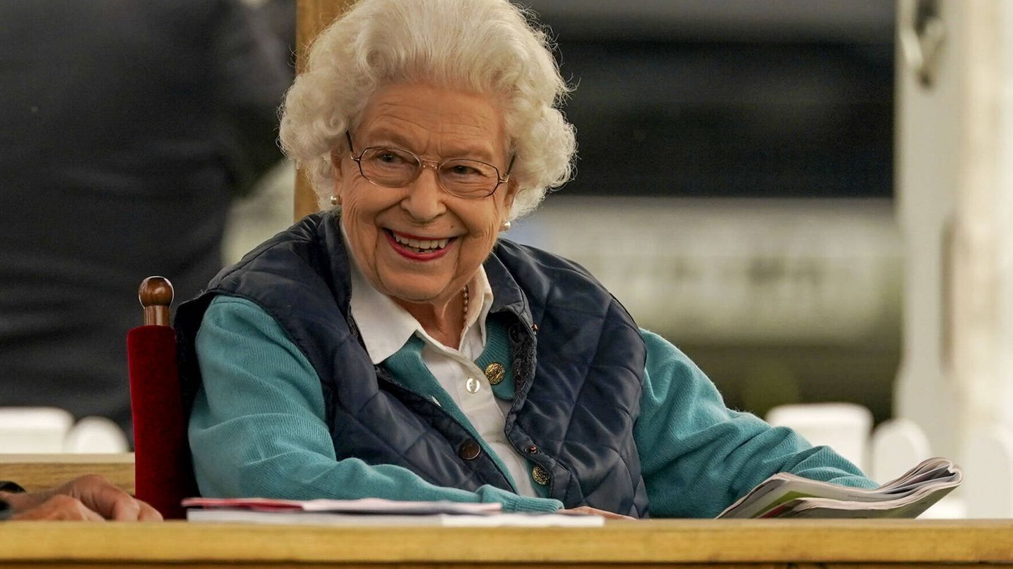  Isabel II, muy sonriente en el reciente evento Royal Windsor Horse Show. (Gtres)