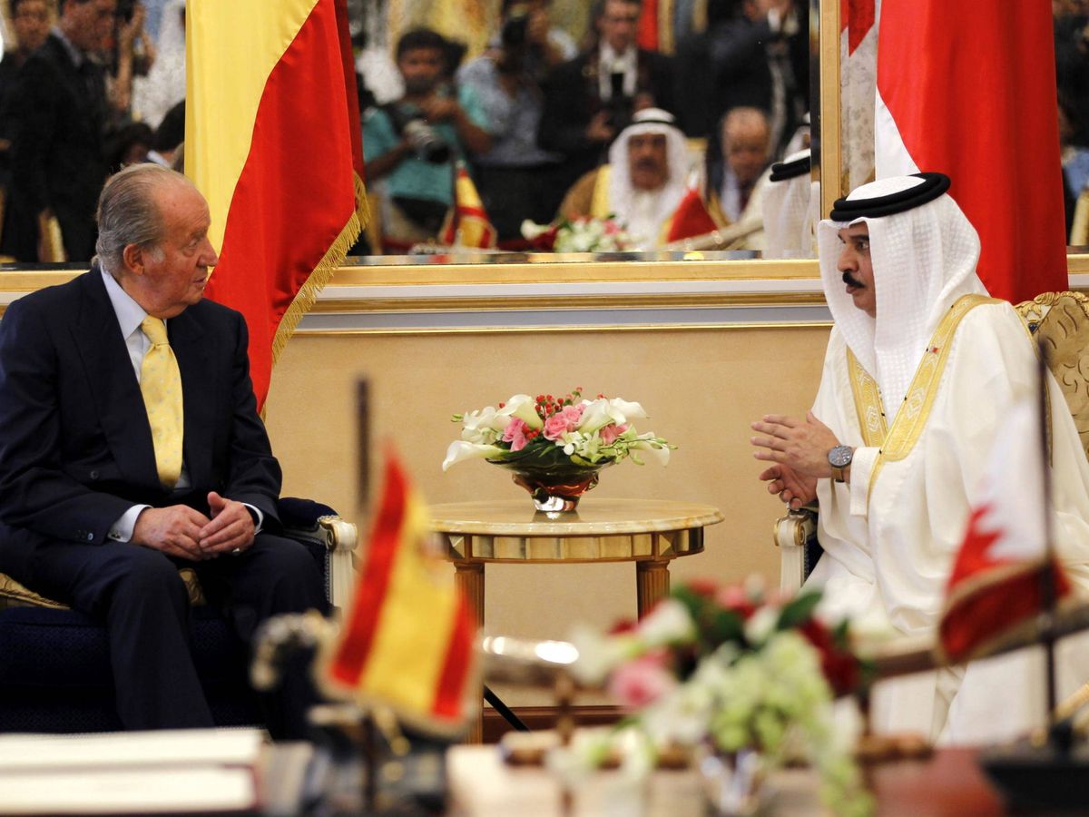 Foto:  El rey Juan Carlos y el monarca de Baréin. (Getty)
