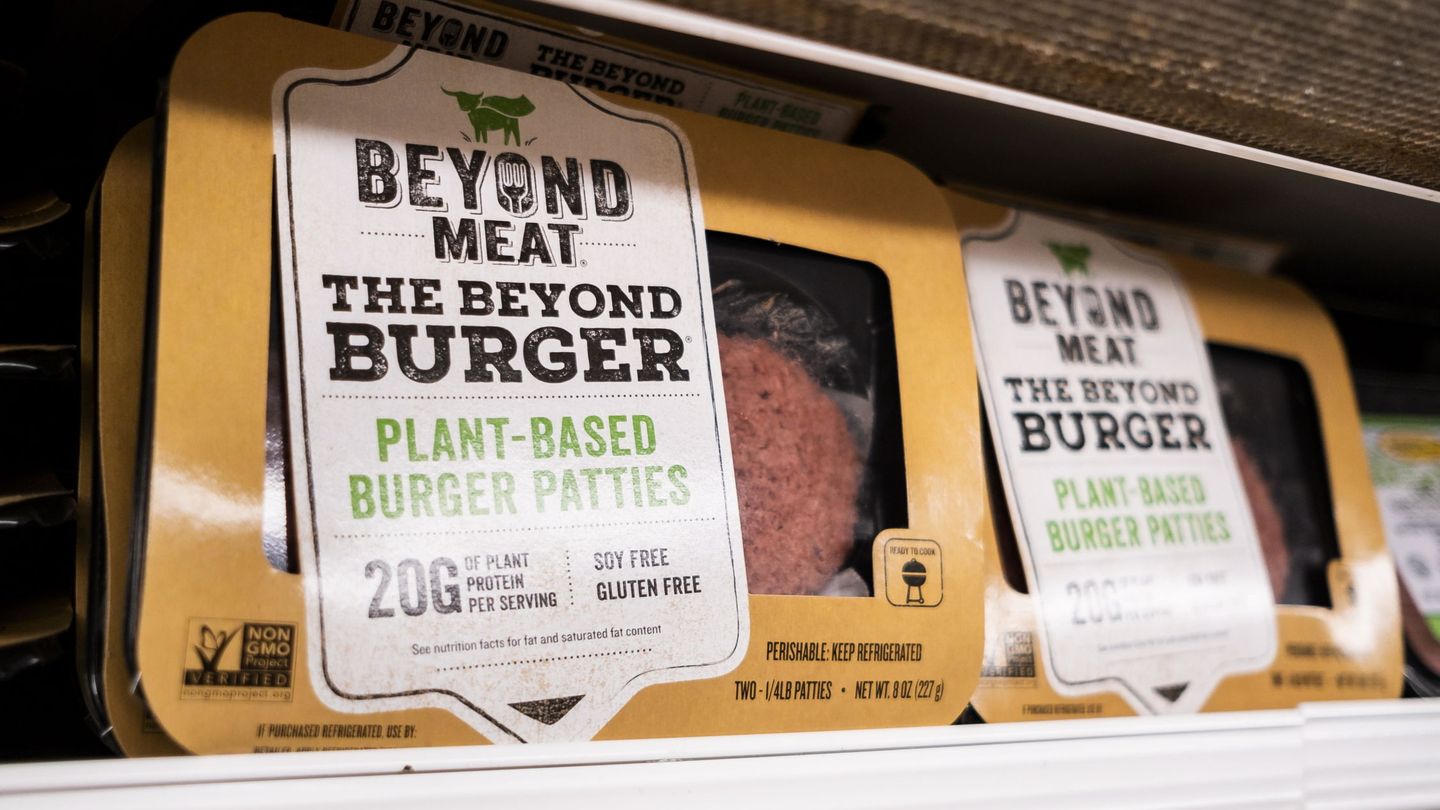 Uno de los productos de Beyond Meat en las estanterías de un supermercado. (Reuters)