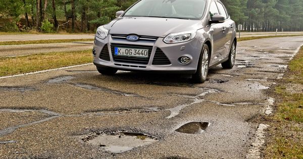 Foto: Muchas carreteras tienen el asfalto muy deteriorado. 