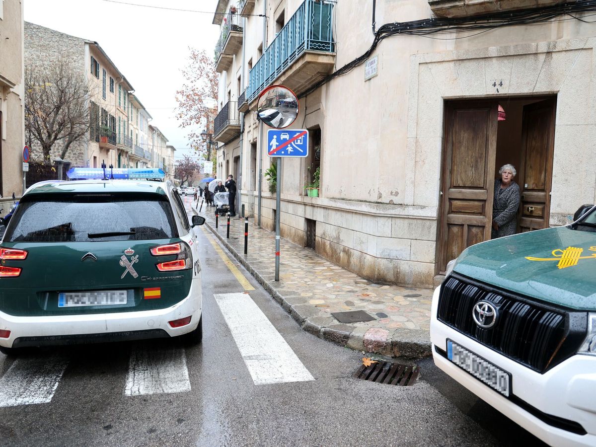 Foto: Vehículos de la Guardia Civil en una imagen de archivo. (Europa Press/Alsaac Buj)