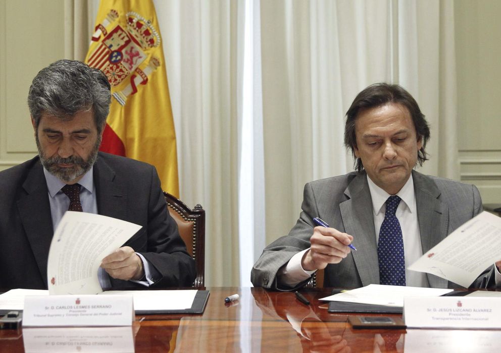 Foto: Carlos Lesmes y el de Transparencia Internacional España, Jesús Lizcano. (EFE)