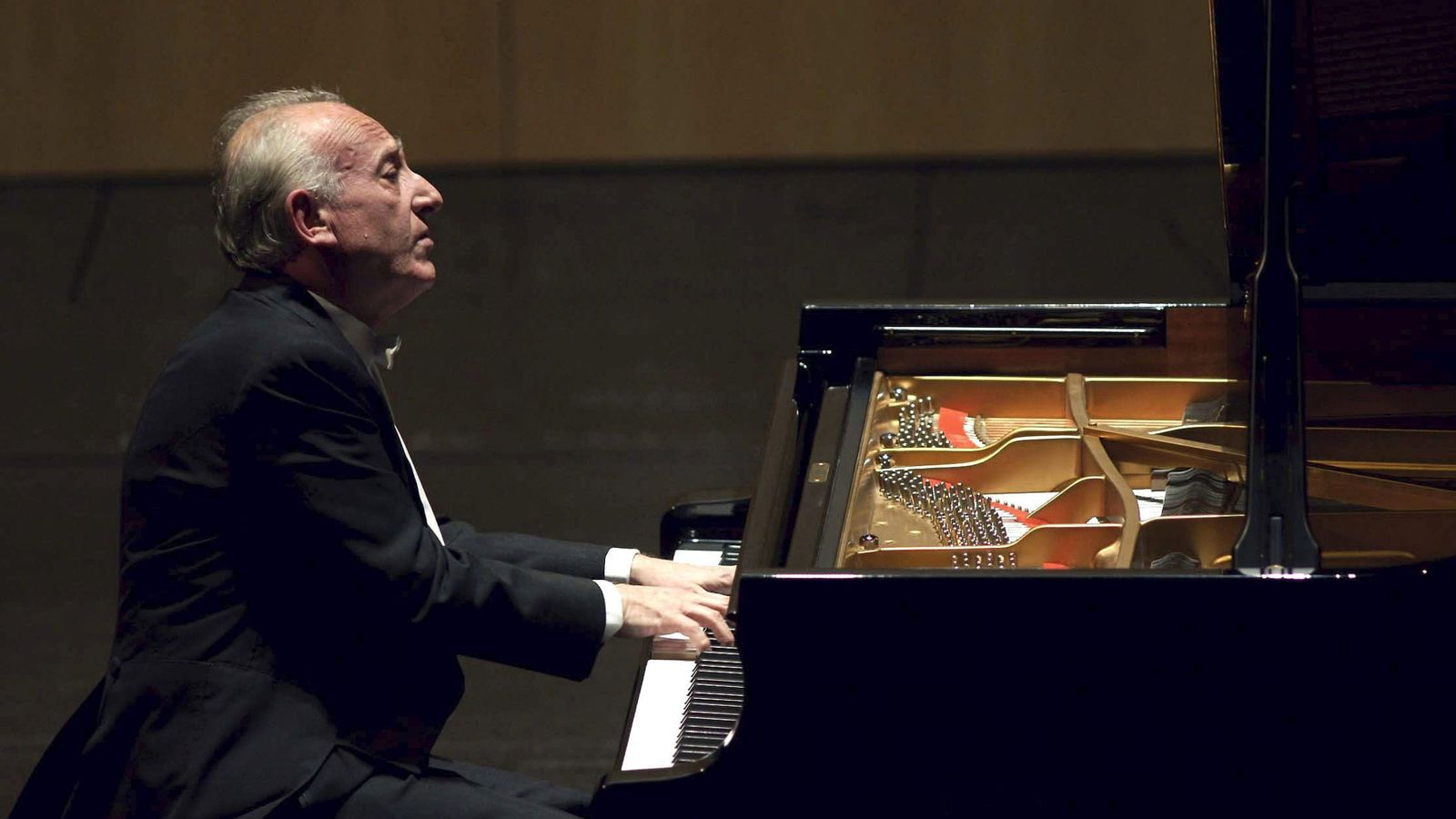 Fotografía del pianista Maurizio Pollini en el Teatro Real. (EFE)